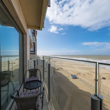 Beautiful With Stunning Sea View